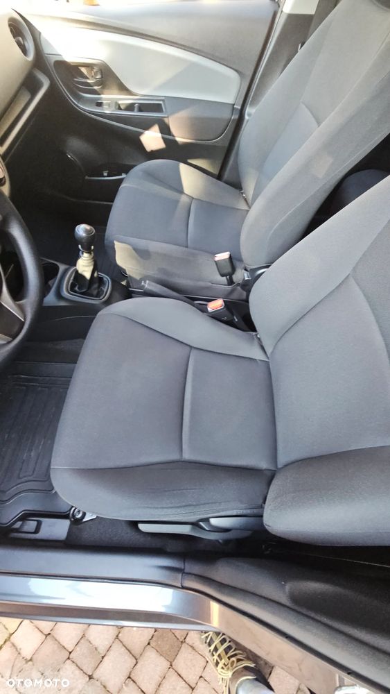 Toyota Yaris 1.5 Active - 12