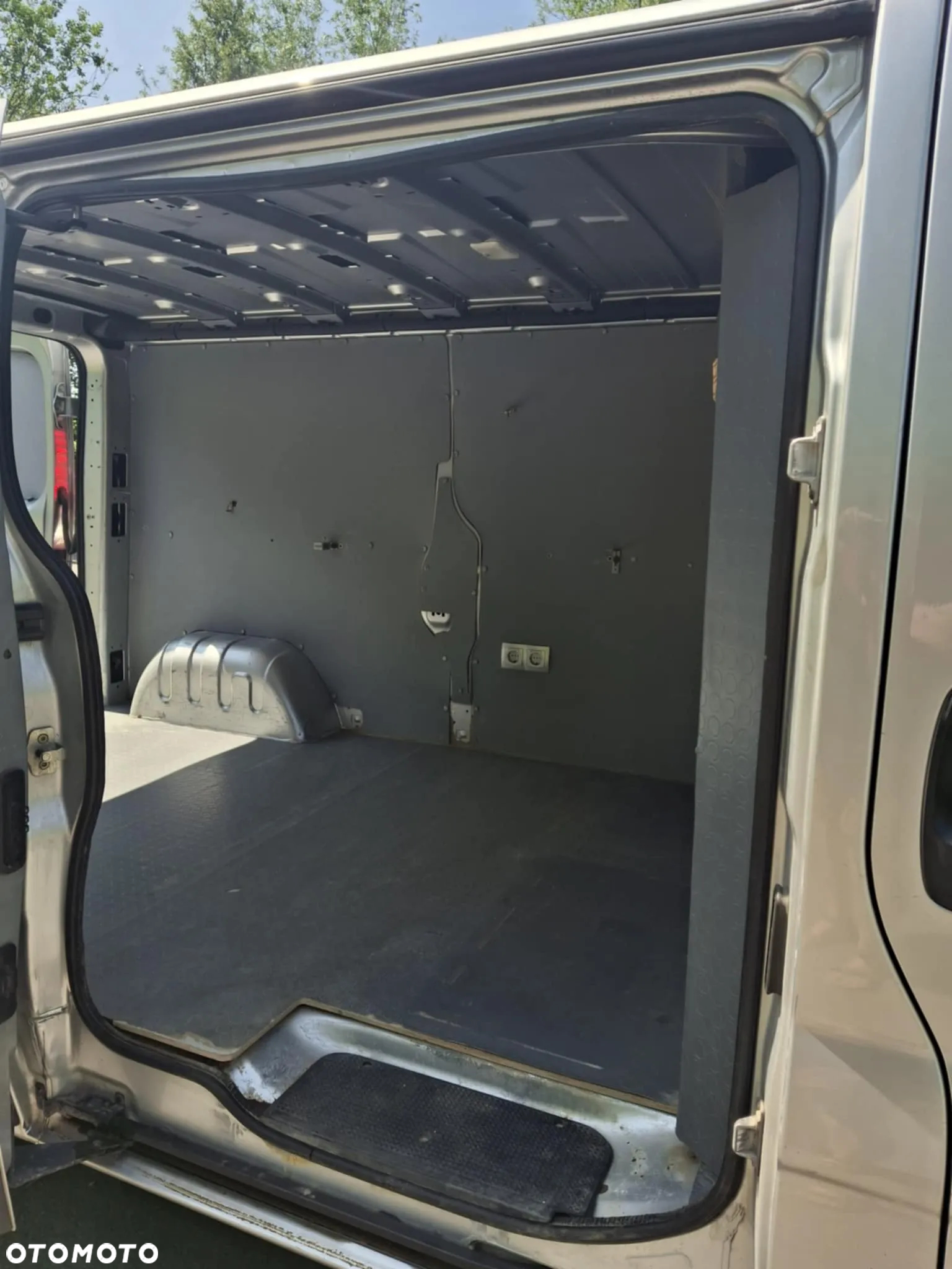 Renault TRAFIC - 10