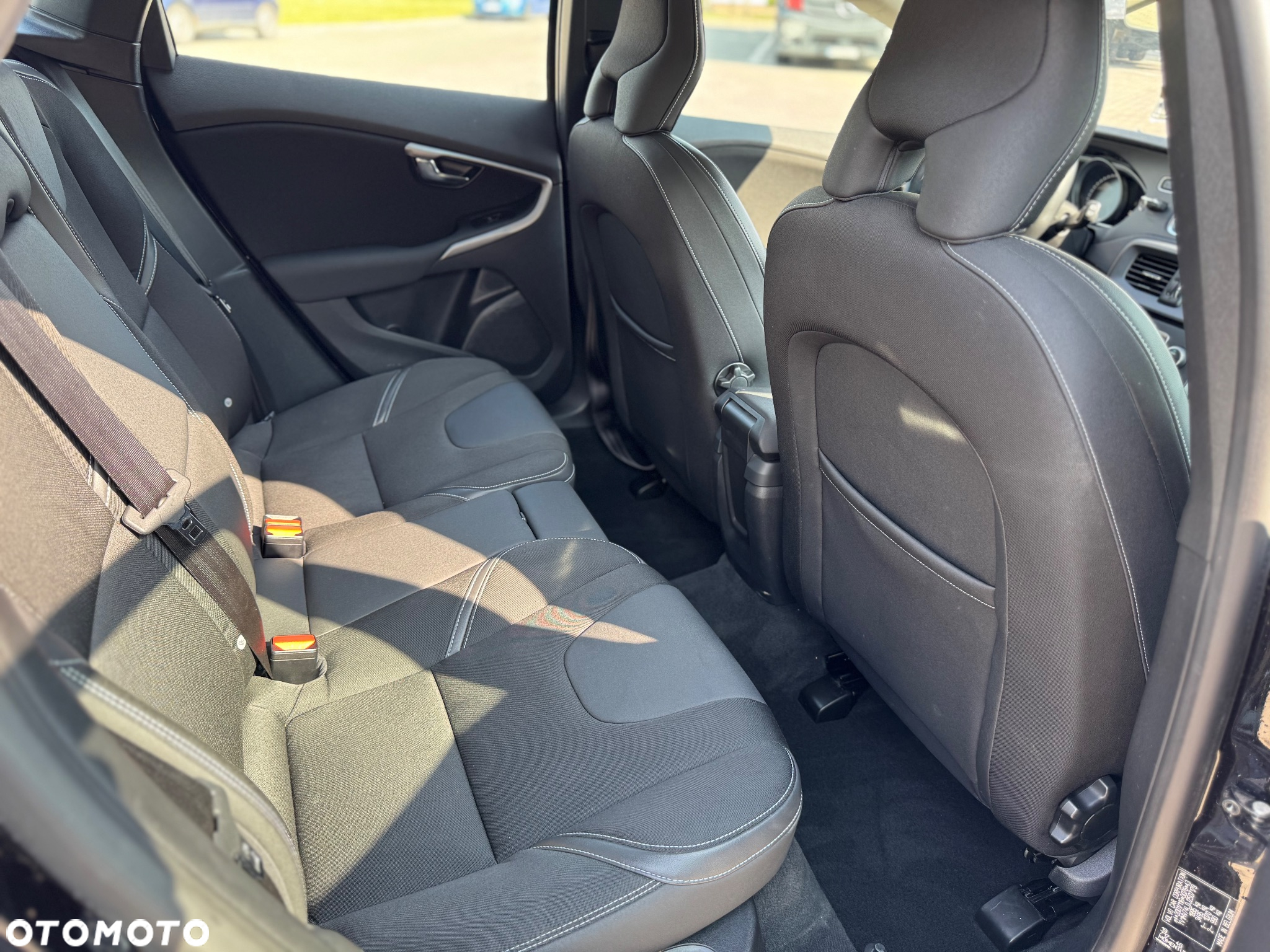 Volvo V40 D2 Drive-E Momentum - 20