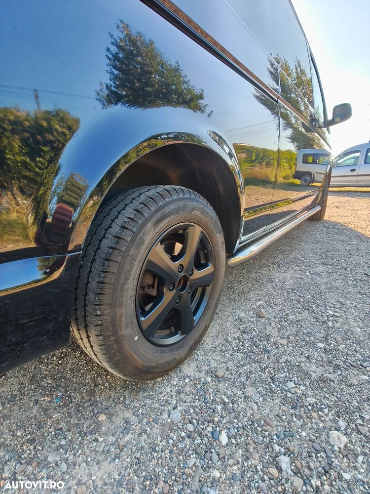 Volkswagen Caravelle - 5