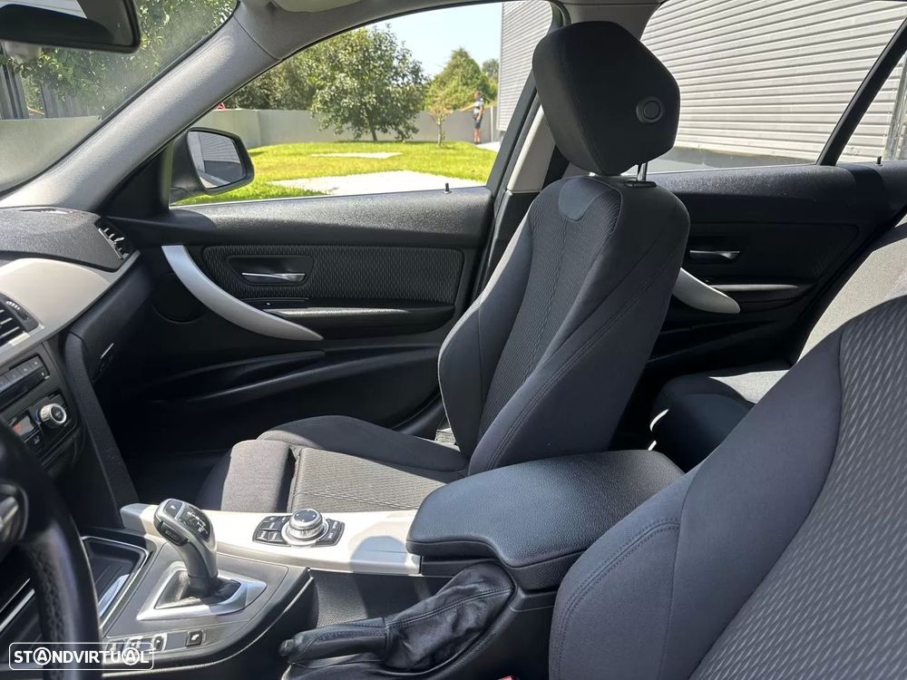 BMW 320 d Aut. Sport Line - 41