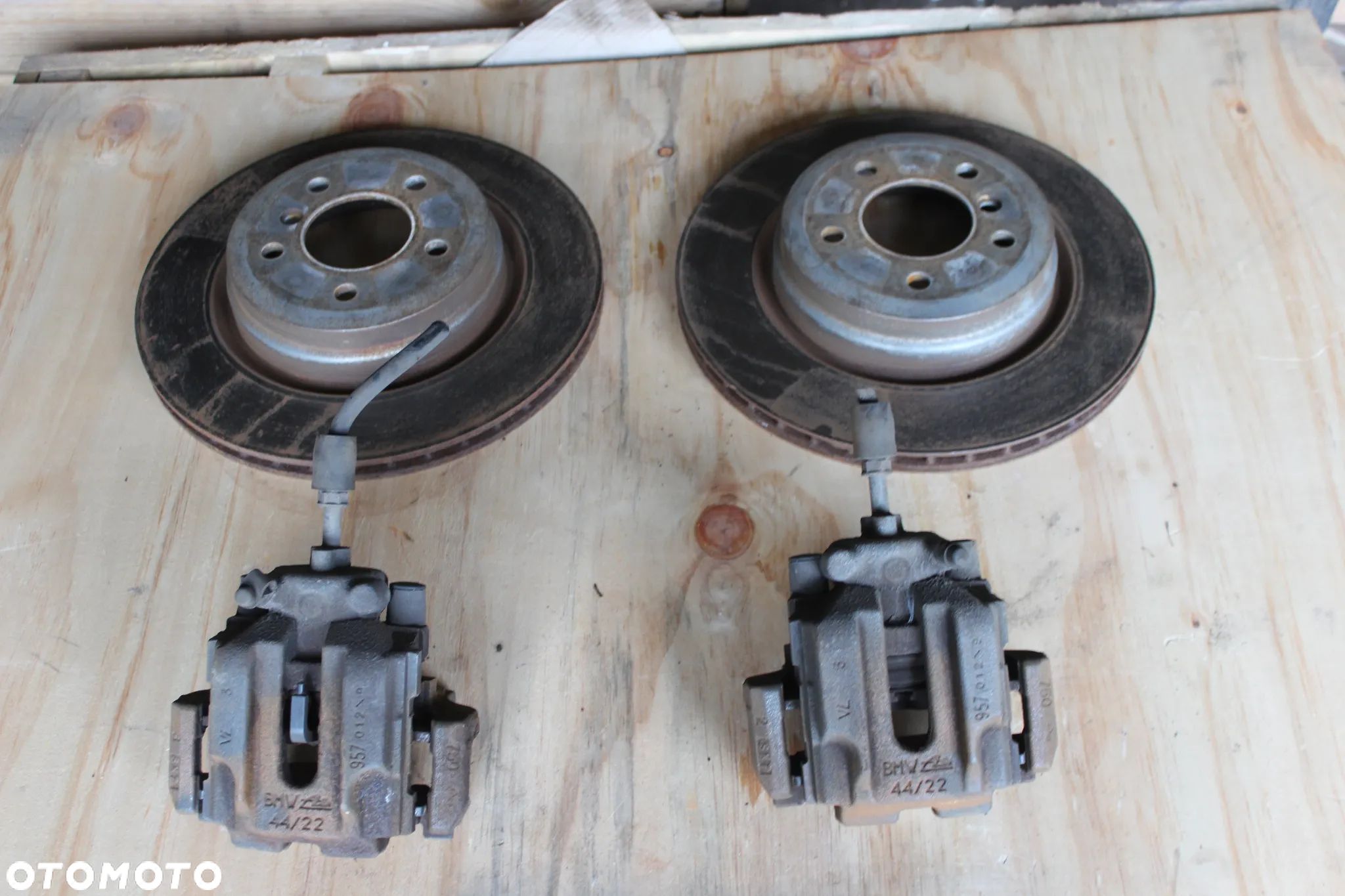 ZACISKI TARCZE HAMULCE TYLNE BMW E90 E91 336 MM  2009 - 1