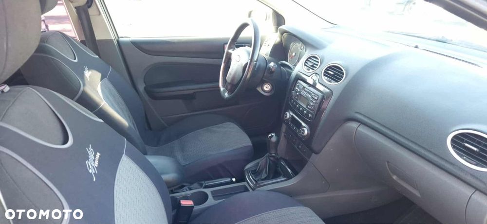 Ford Focus - 8