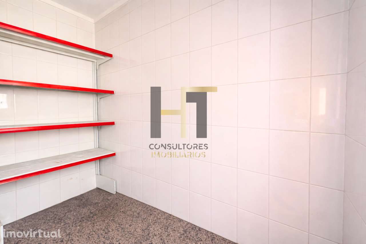 Moradia T3 de 4 Frentes com Jardim, Terraço a Sul e Garagem para 8 Vi - Grande imagem: 4/44