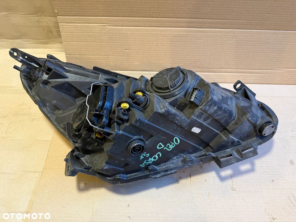 Lampa lewa Opel Corsa D lift 13392705 OE - 4