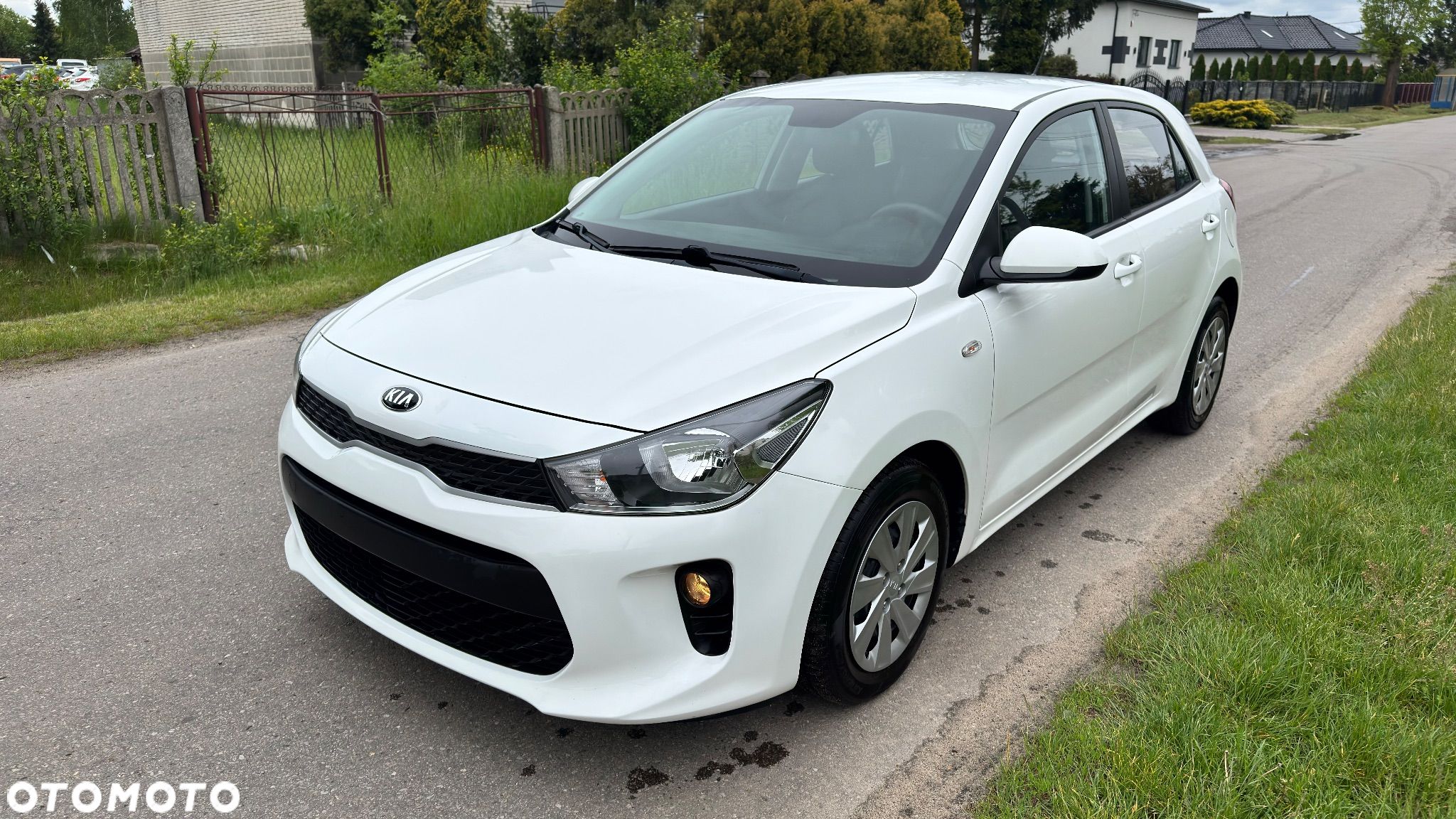Kia Rio 1.2 Attract - 1