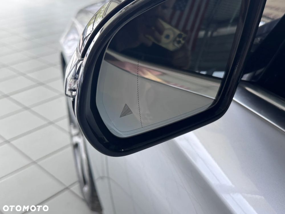 Mercedes-Benz Klasa E 300 9G-TRONIC - 18