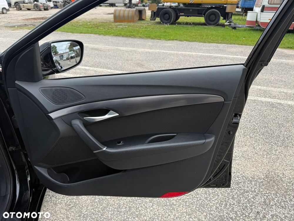 Hyundai i40 Kombi blue 1.6 Family+ - 24