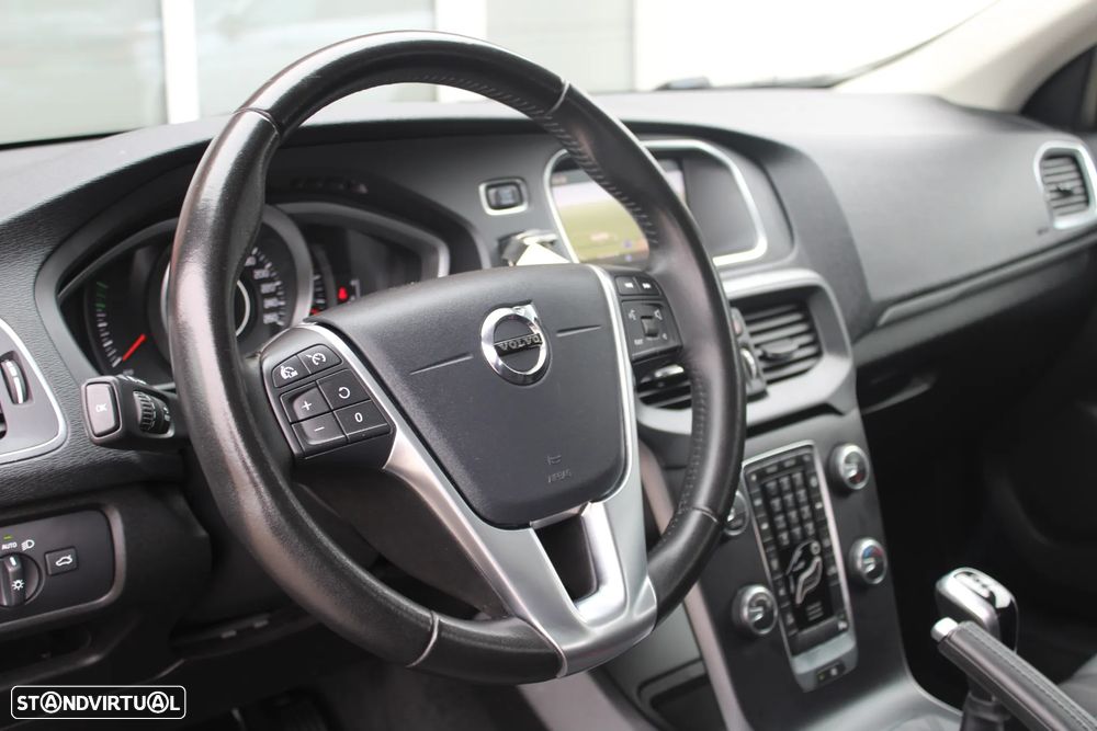 Volvo V40 2.0 D3 Momentum - 20