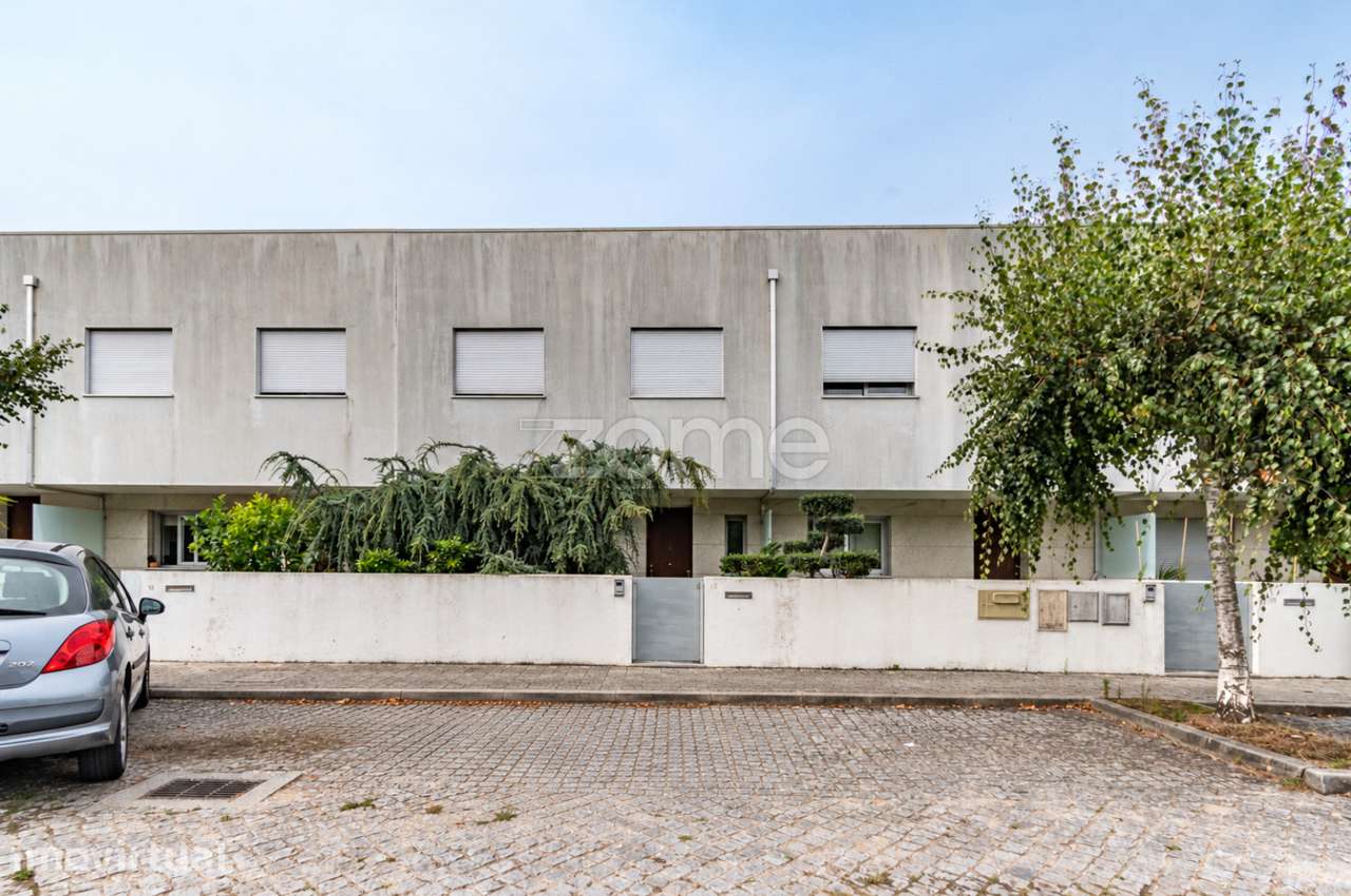Moradia T3 Banda em Priscos, Braga - Grande imagem: 2/41
