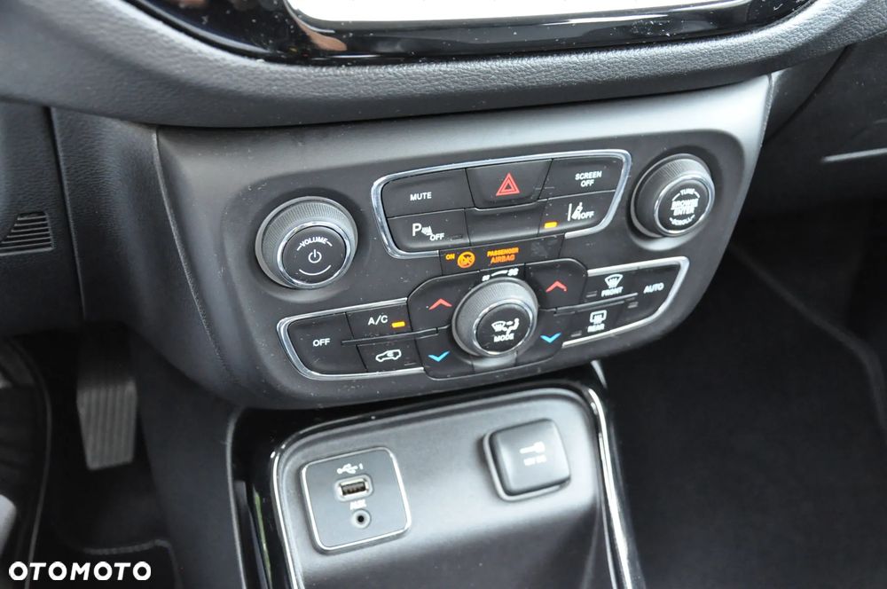 Jeep Compass 1.4 TMair Night Eagle FWD S&S - 29