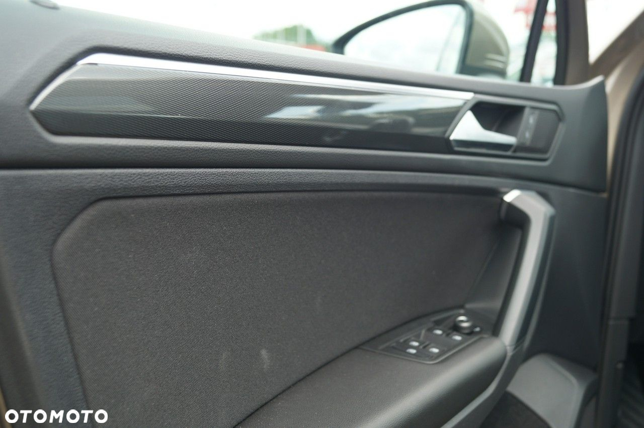 Volkswagen Tiguan - 17