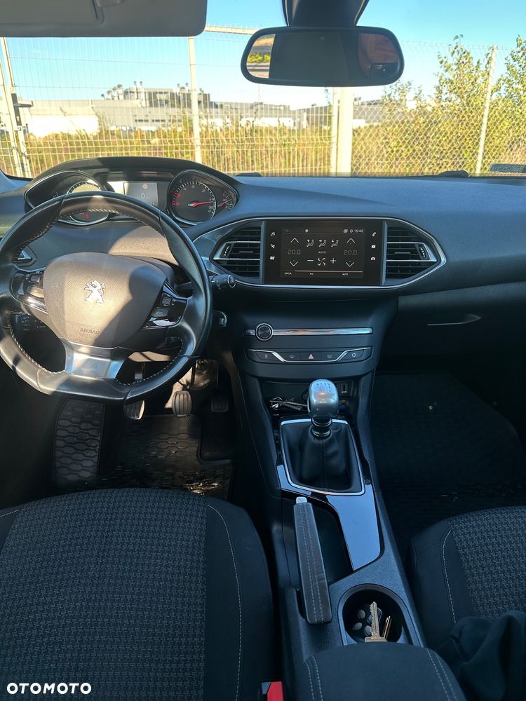 Peugeot 308 - 23