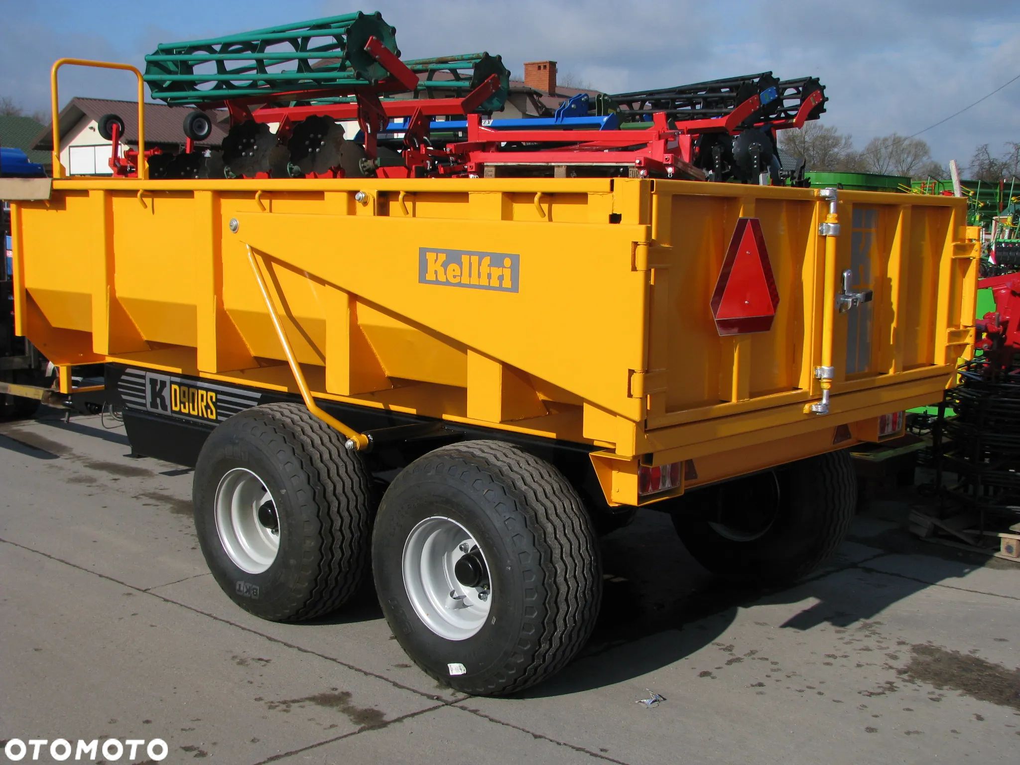 Inny Przyczepa budowlana KELLFRI - 6-9-Ton skorupowa - wywrot do tyłu - 1