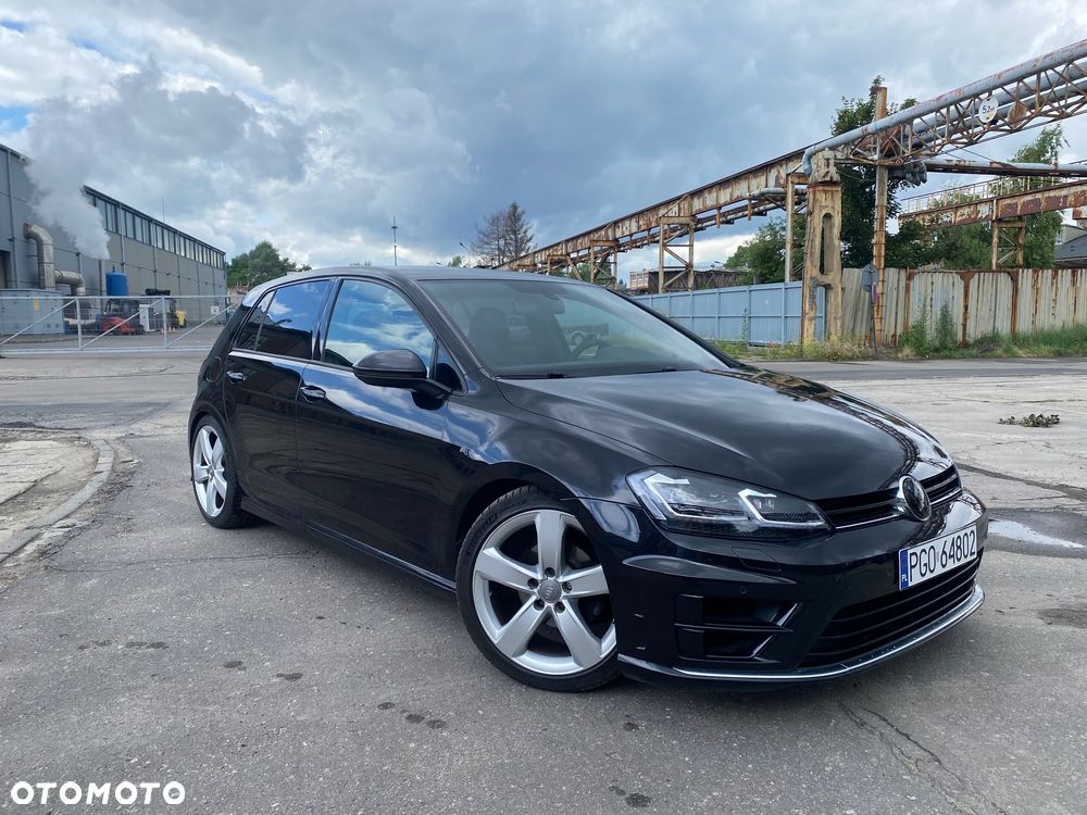 Volkswagen Golf - 1