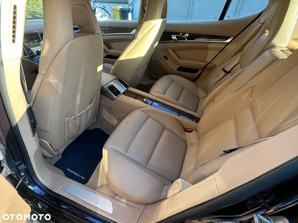 Porsche Panamera 4 - 17