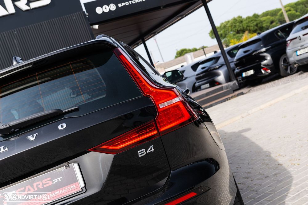 Volvo V60 2.0 B4 Essential Auto - 9