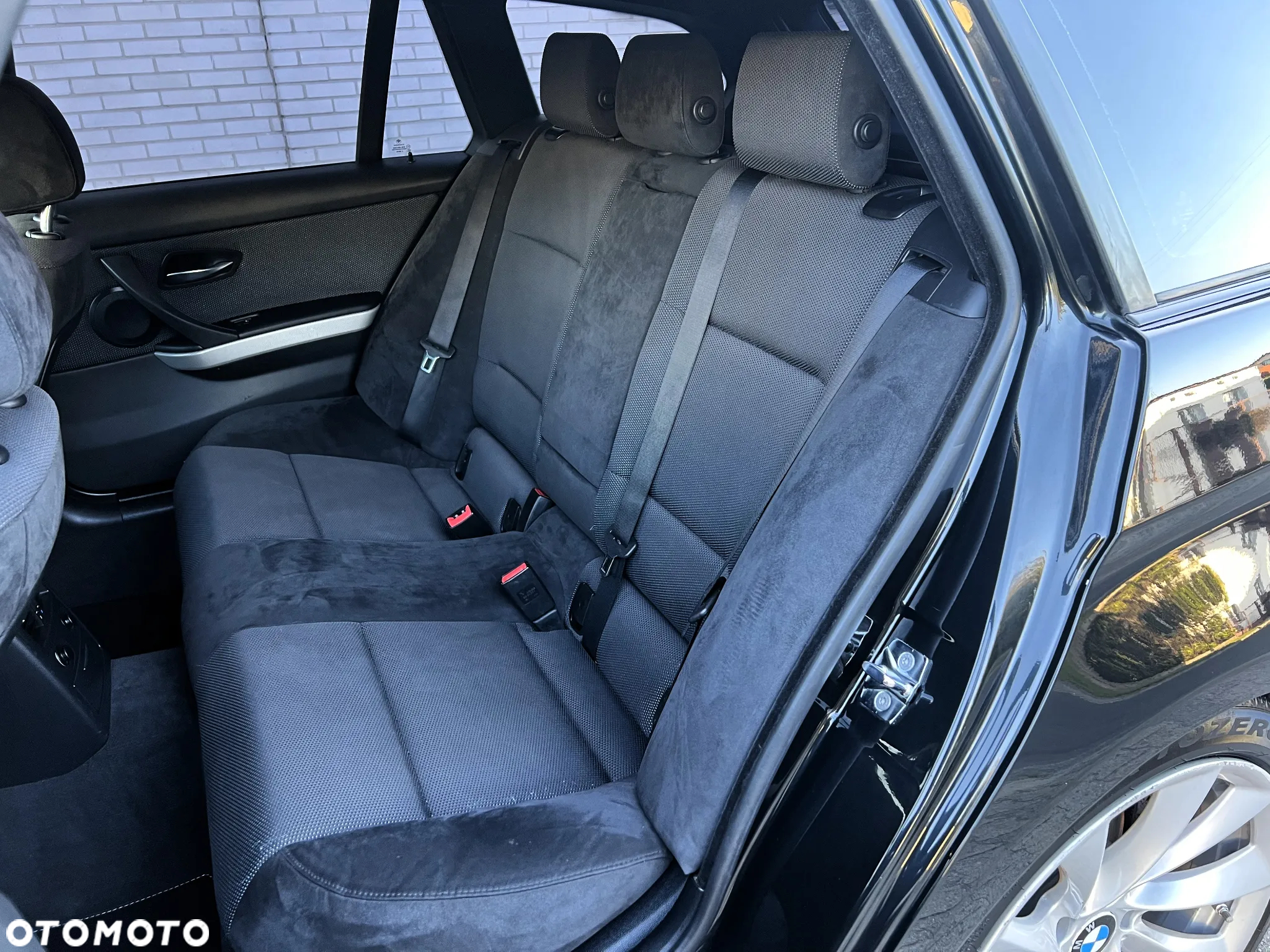 BMW Seria 3 318d DPF Touring Edition Sport - 31