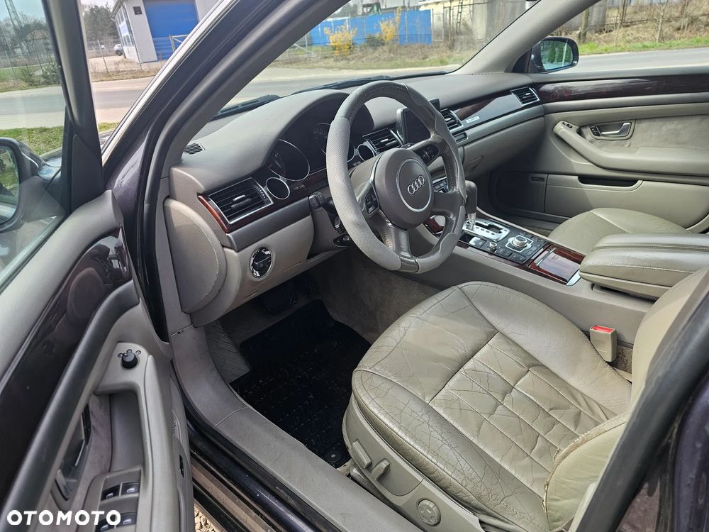 Audi A8 4.2 Quattro - 11