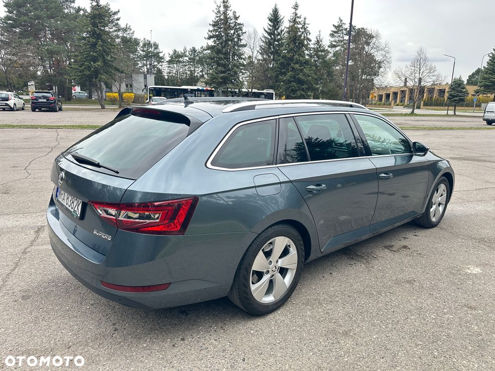 Skoda Superb 2.0 TDI DSG Ambition - 6