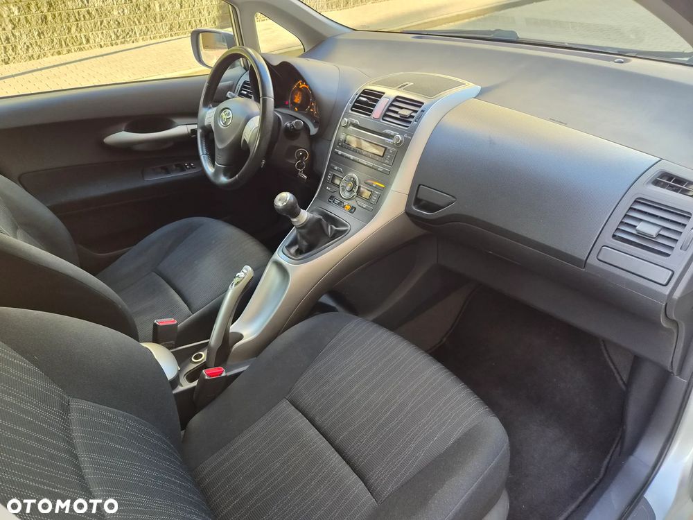 Toyota Auris 1.6 VVT-i Sol - 11