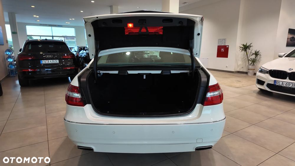 Mercedes-Benz Klasa E 350 CDI DPF BlueEFFICIENCY 7G-TRONIC Avantgarde - 40