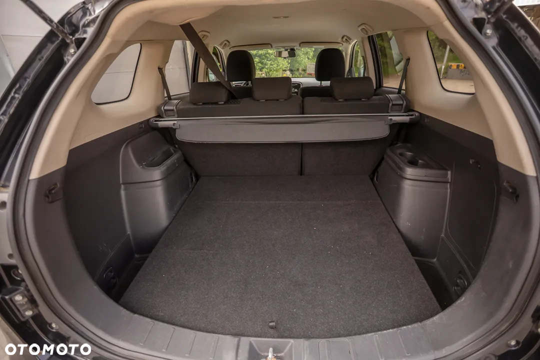 Mitsubishi Outlander 2.2 DI-D 4WD Instyle - 21