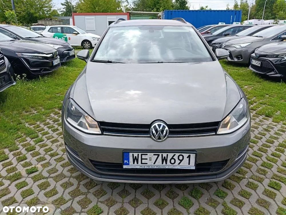 Volkswagen Golf - 1