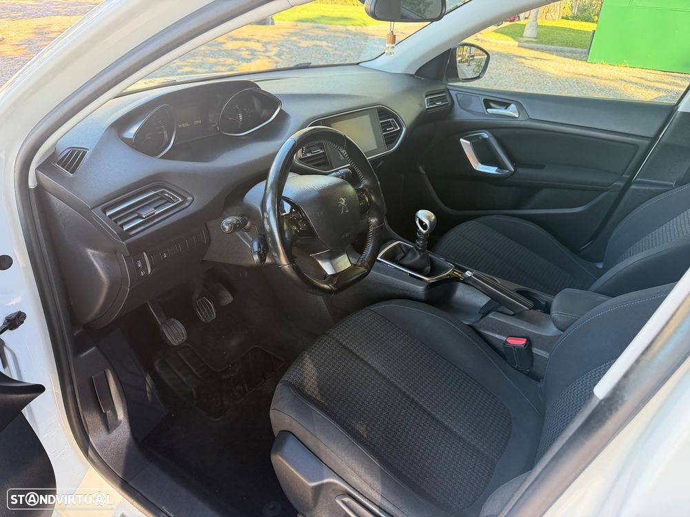 Peugeot 308 - 22