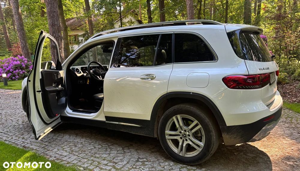 Mercedes-Benz GLB 250 4-Matic 8G-DCT - 10