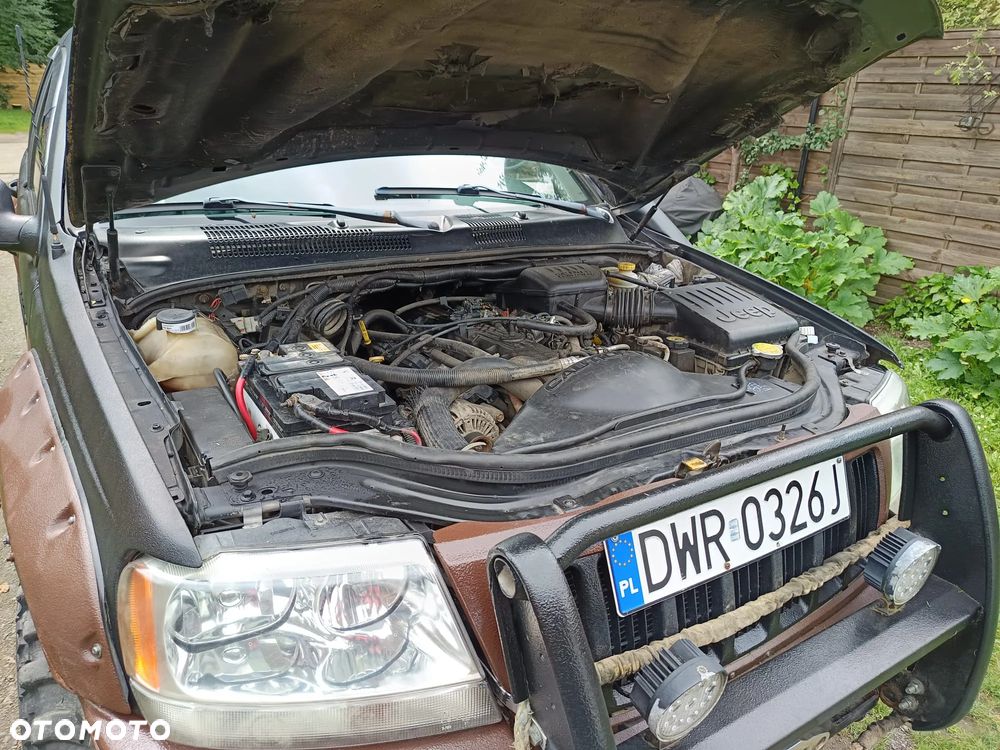 Jeep Grand Cherokee - 12