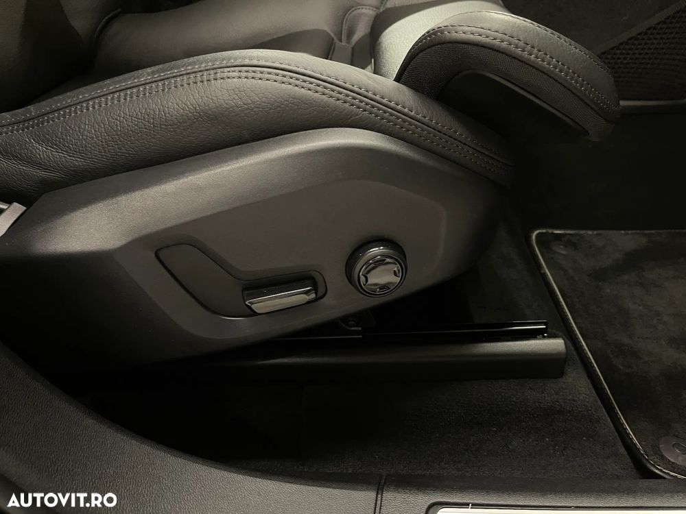 Volvo XC 60 Recharge T8 Twin Engine eAWD R-Design - 23