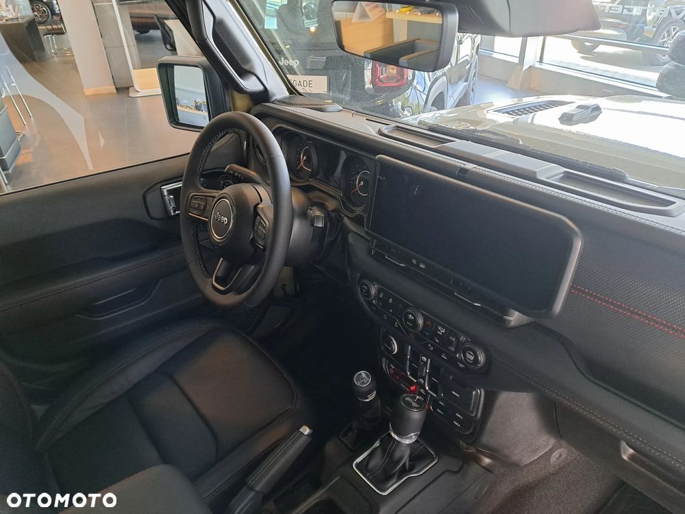 Jeep Wrangler - 13