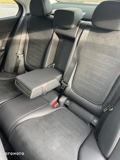 Mercedes-Benz Klasa C 200 4Matic 9G-TRONIC AMG Line - 4