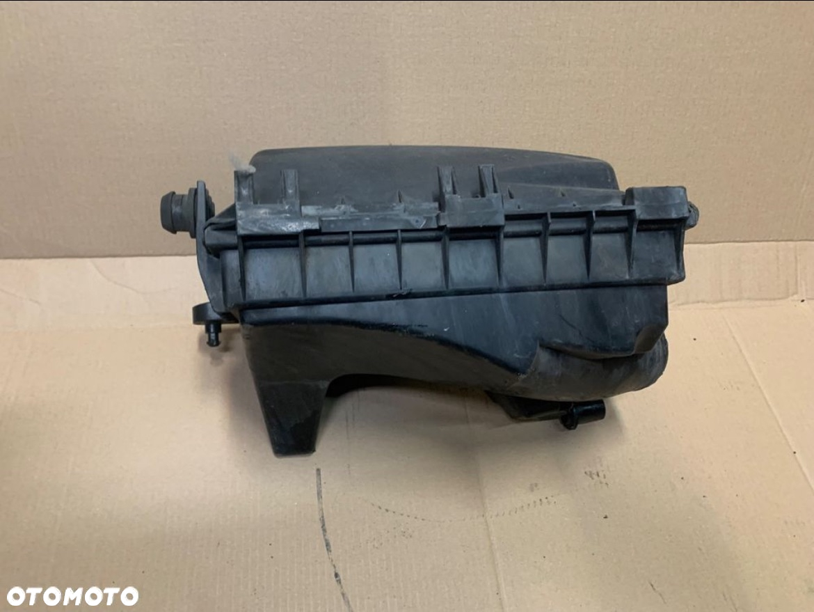 55350912 obudowa filtra powietrza opel Vectra c signum - 2
