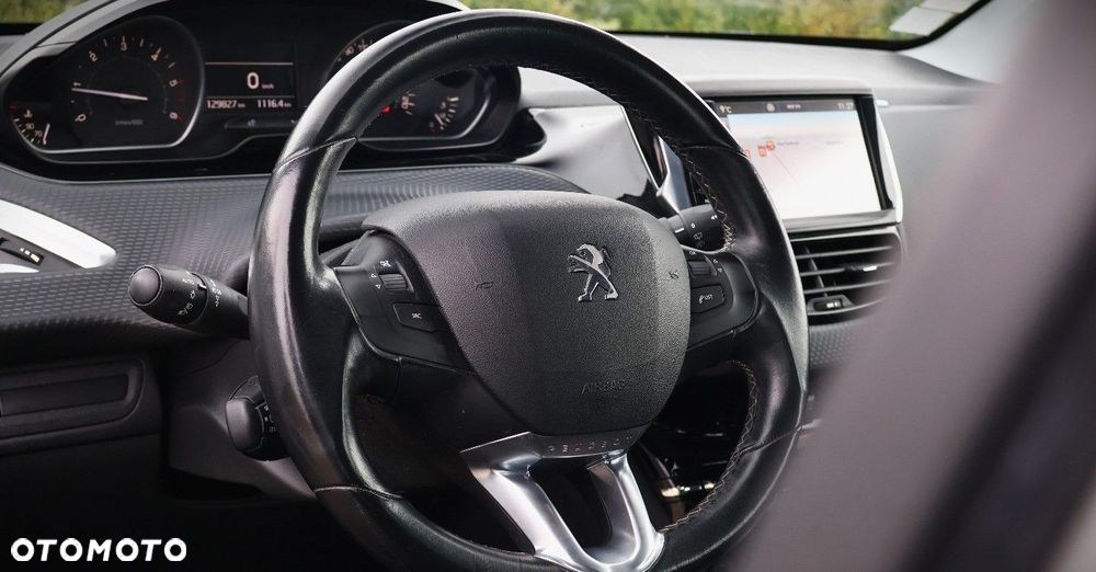 Peugeot 208 - 11