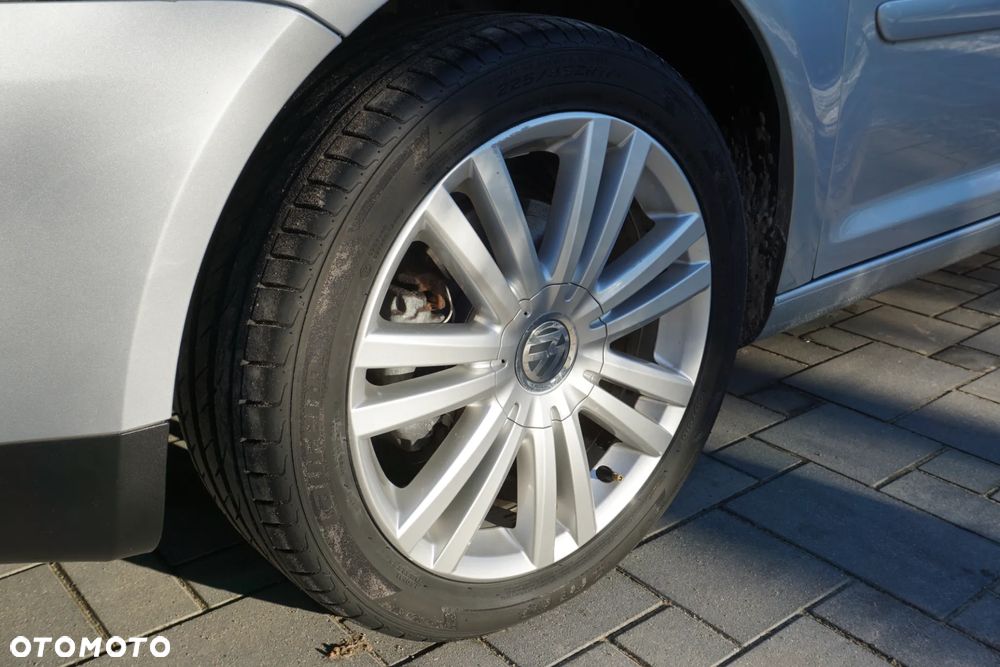 Volkswagen Touran 2.0 TDI Highline - 24