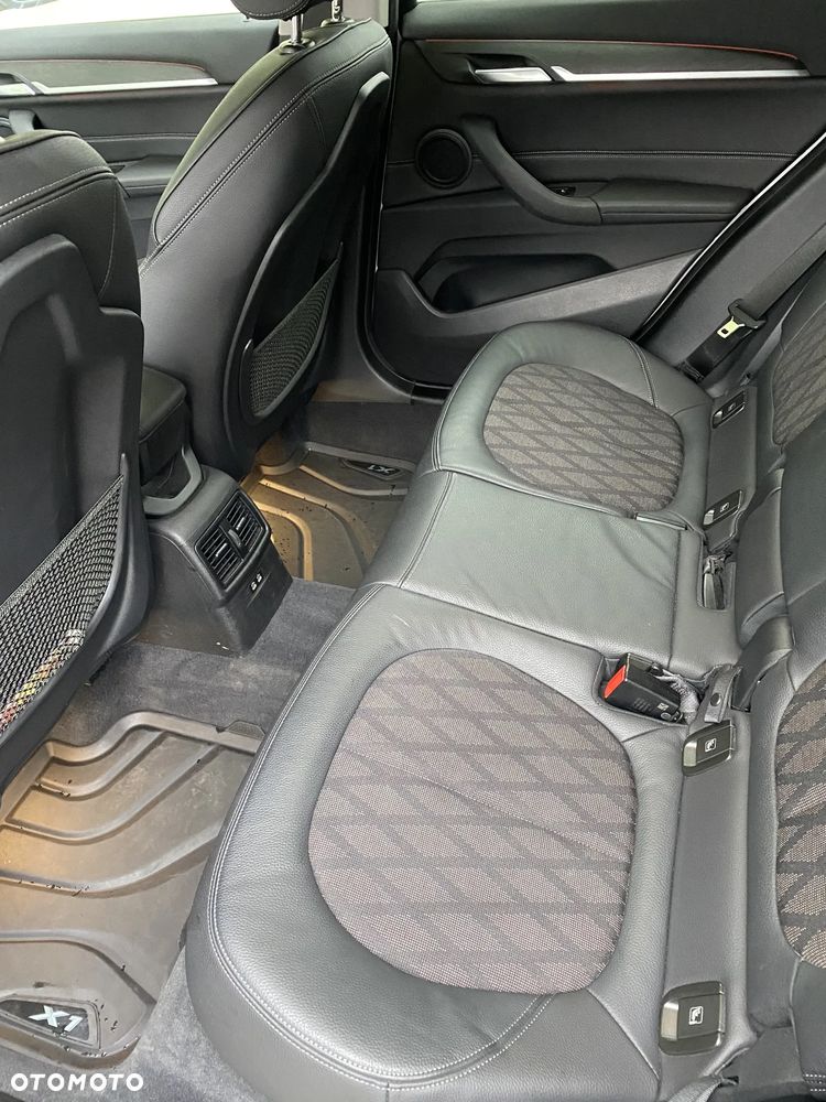 BMW X1 xDrive20d - 14