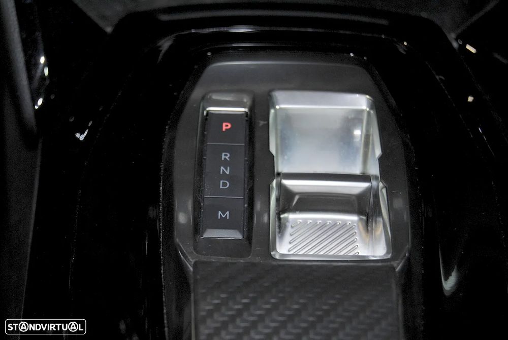 Peugeot 2008 1.2 Hybrid Allure e-DCS6 - 26