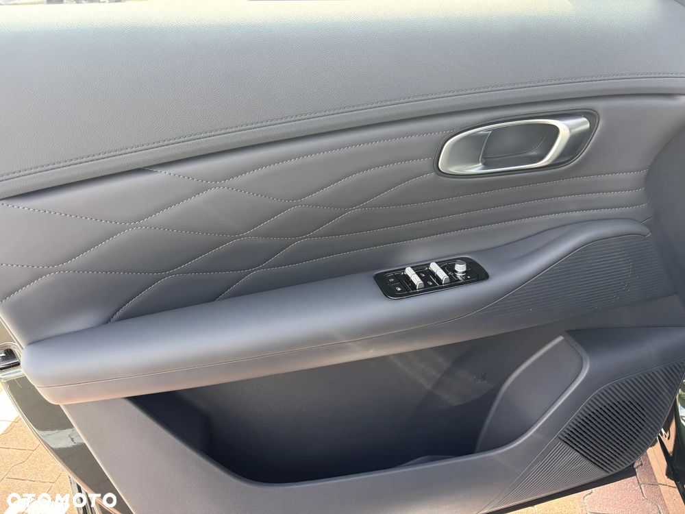 Geely Starray EM-i 1.5 PHEV Pro - 11
