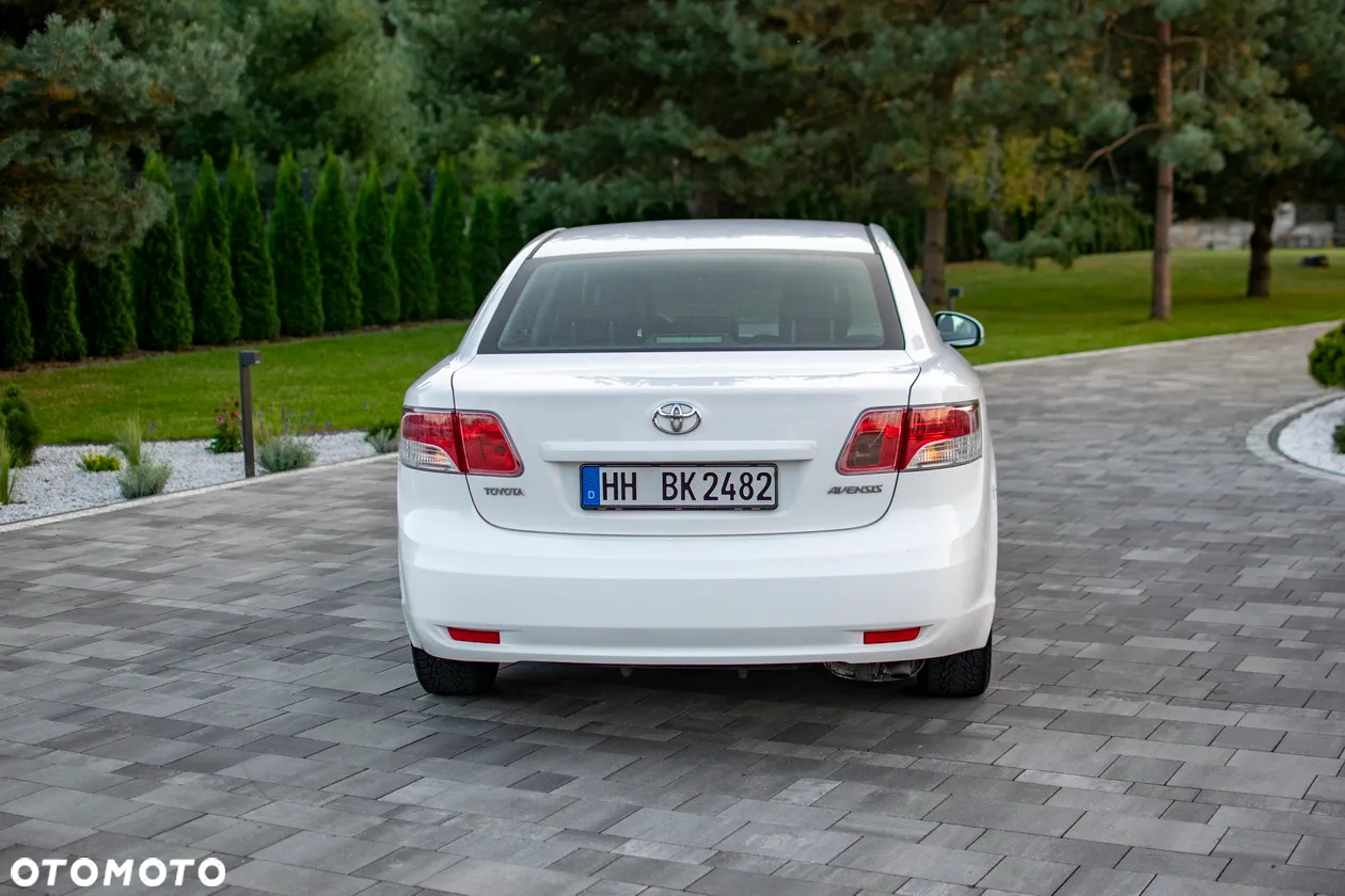 Toyota Avensis - 19