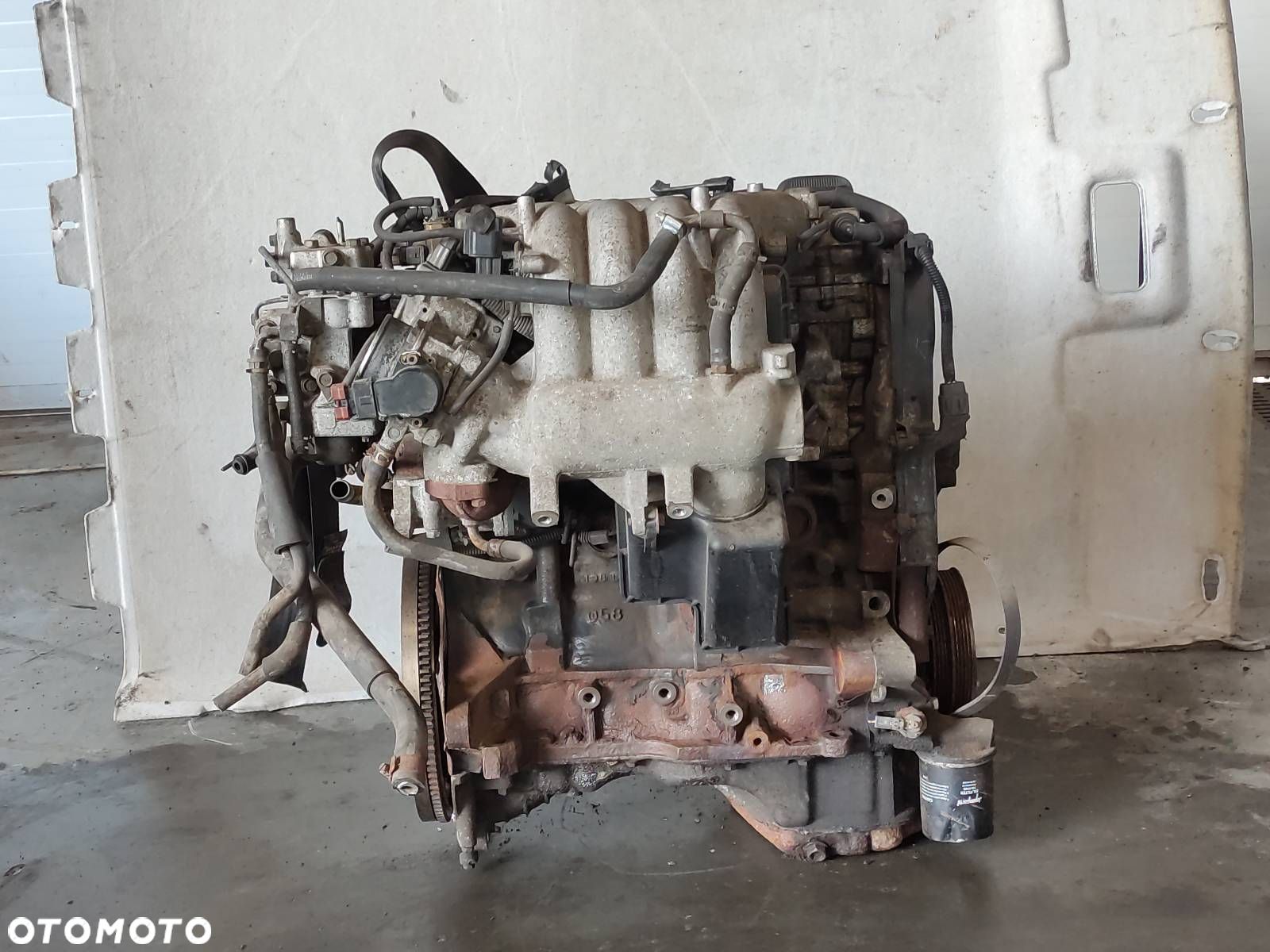 SILNIK  MITSUBISHI CARISMA I 4G93 - 1