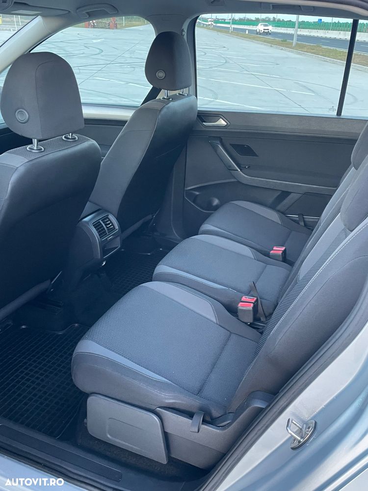 Volkswagen Touran ver-1-6-tdi-scr-bluemotion-technology-dsg-sound - 8