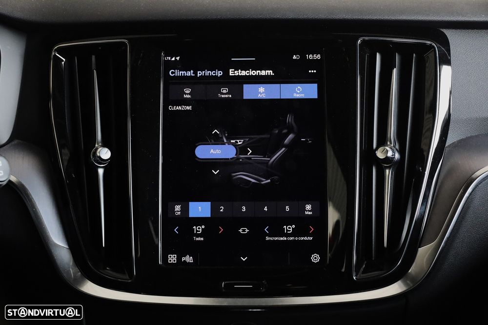 Volvo V60 2.0 T6 AWD TE Essential - 15