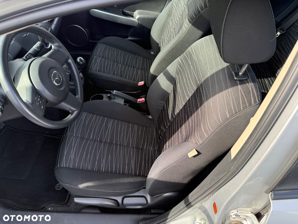Mazda 2 - 16