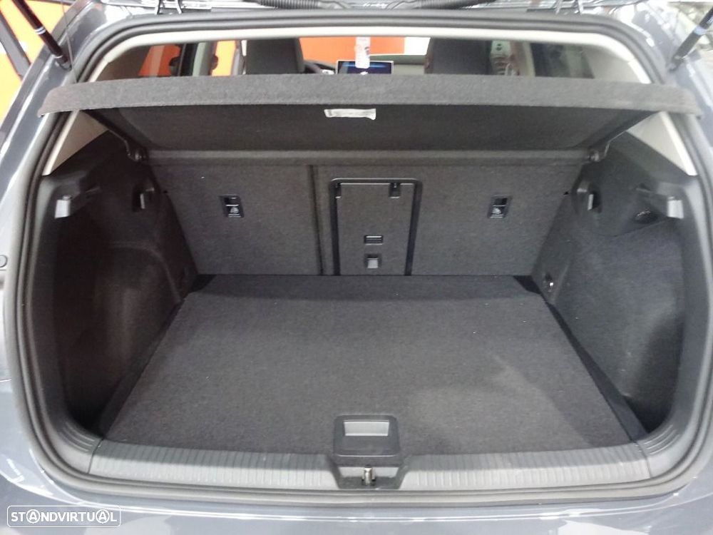 VW Golf 1.5 eTSI Urban DSG - 33