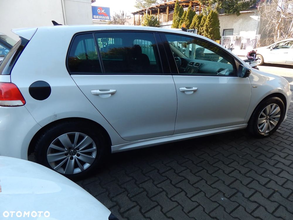 Volkswagen Golf 2.0 TDI DPF BlueMotion Technology MATCH - 8