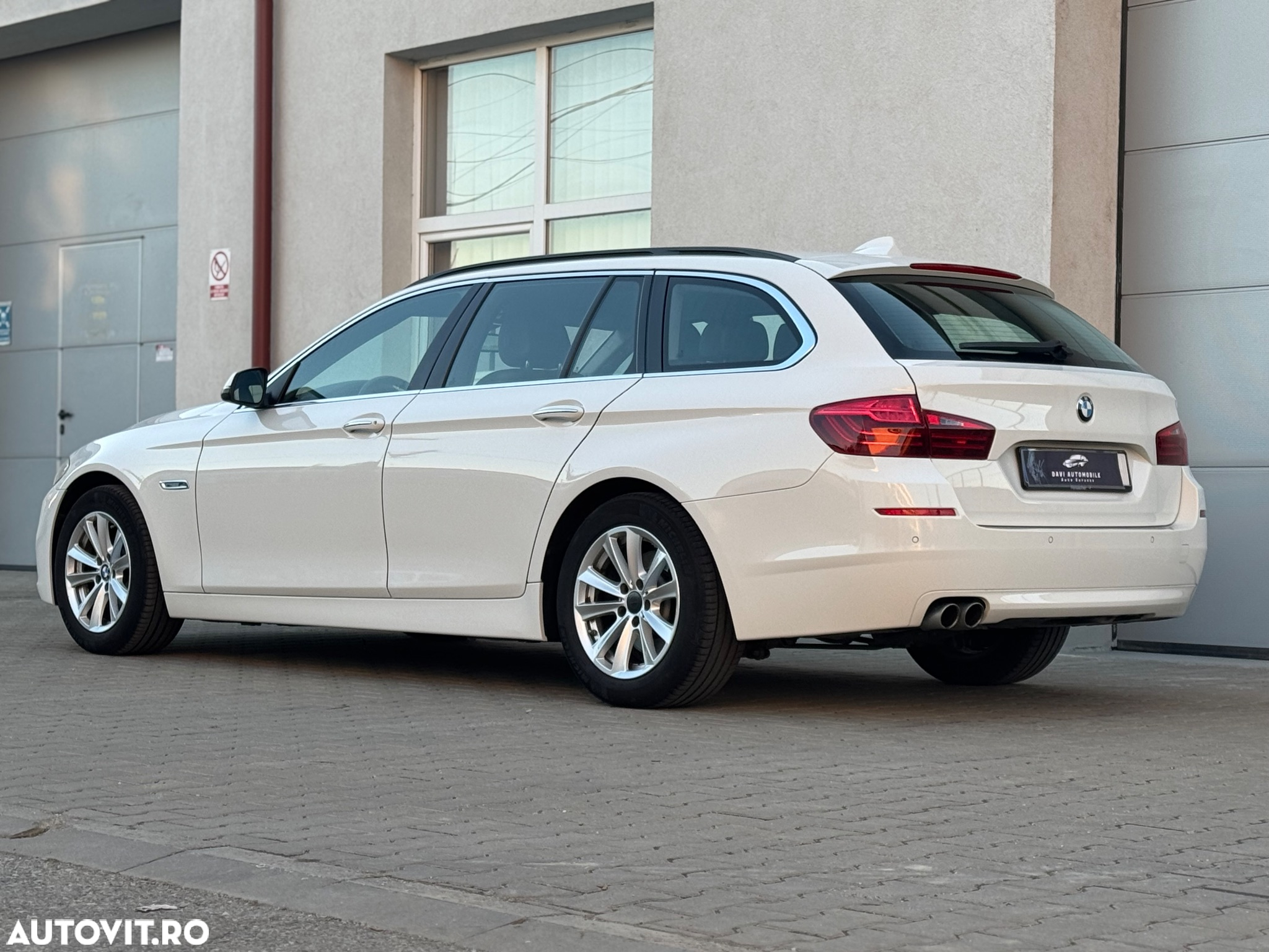 BMW Seria 5 520d xDrive Touring Aut. - 18