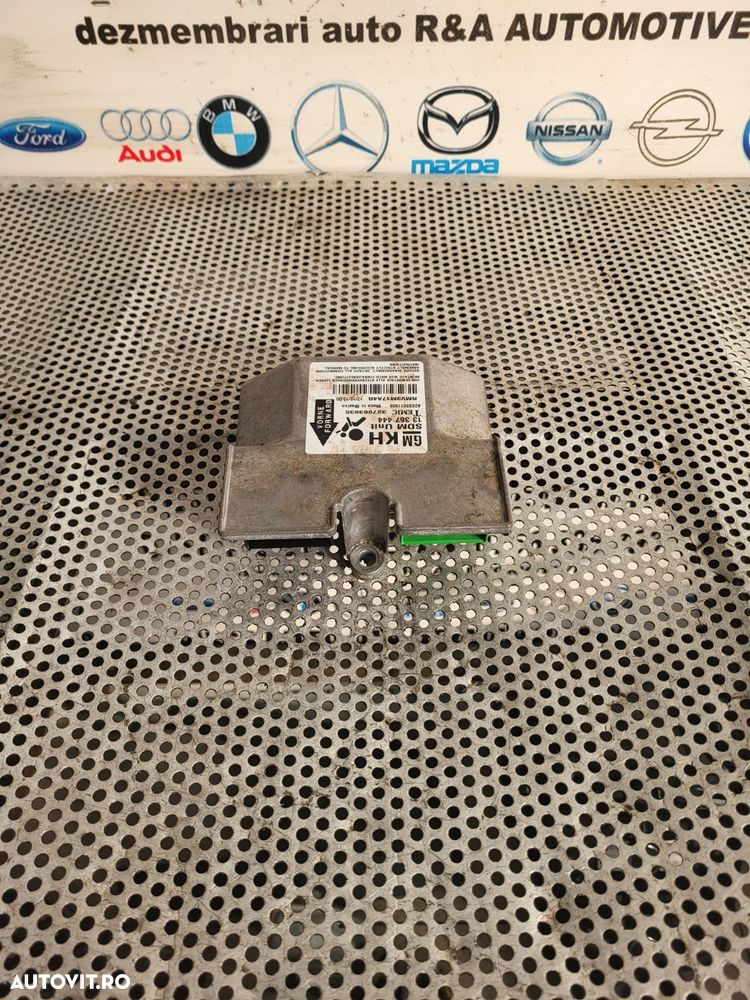Calculator Modul ECU Airbag Opel Zafira B Astra H Cod 327963935 Dezmembrez Opel Zafira B 1.7 Cdti Euro 5 Motor A17DTR Cutie M32 - 1