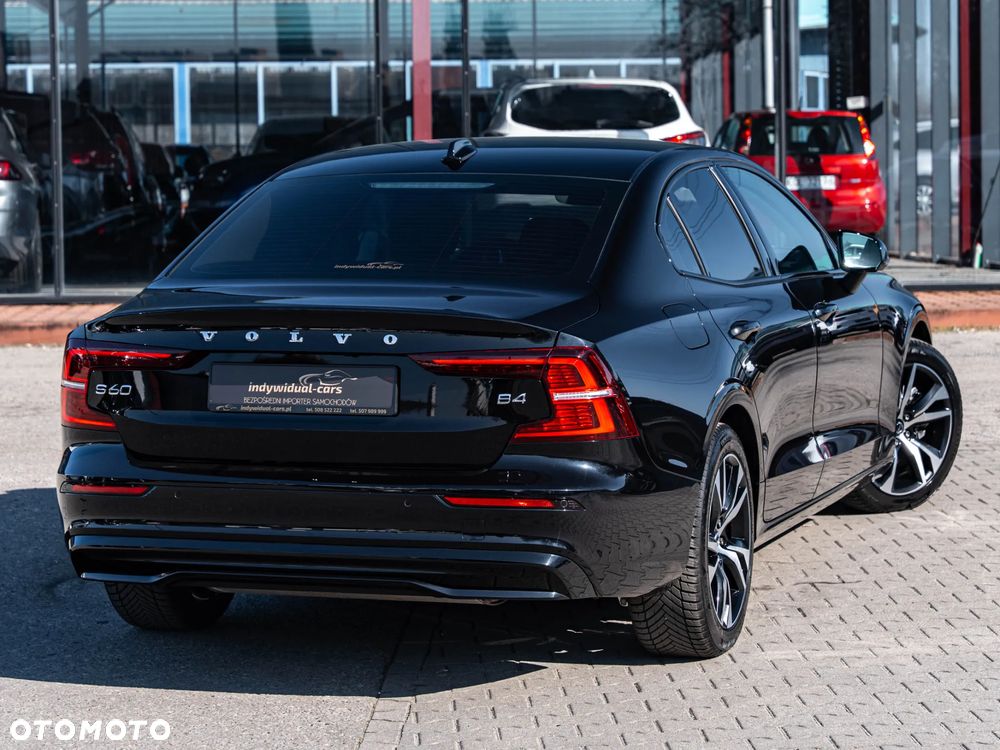 Volvo S60 B4 B DKG Plus Dark - 3